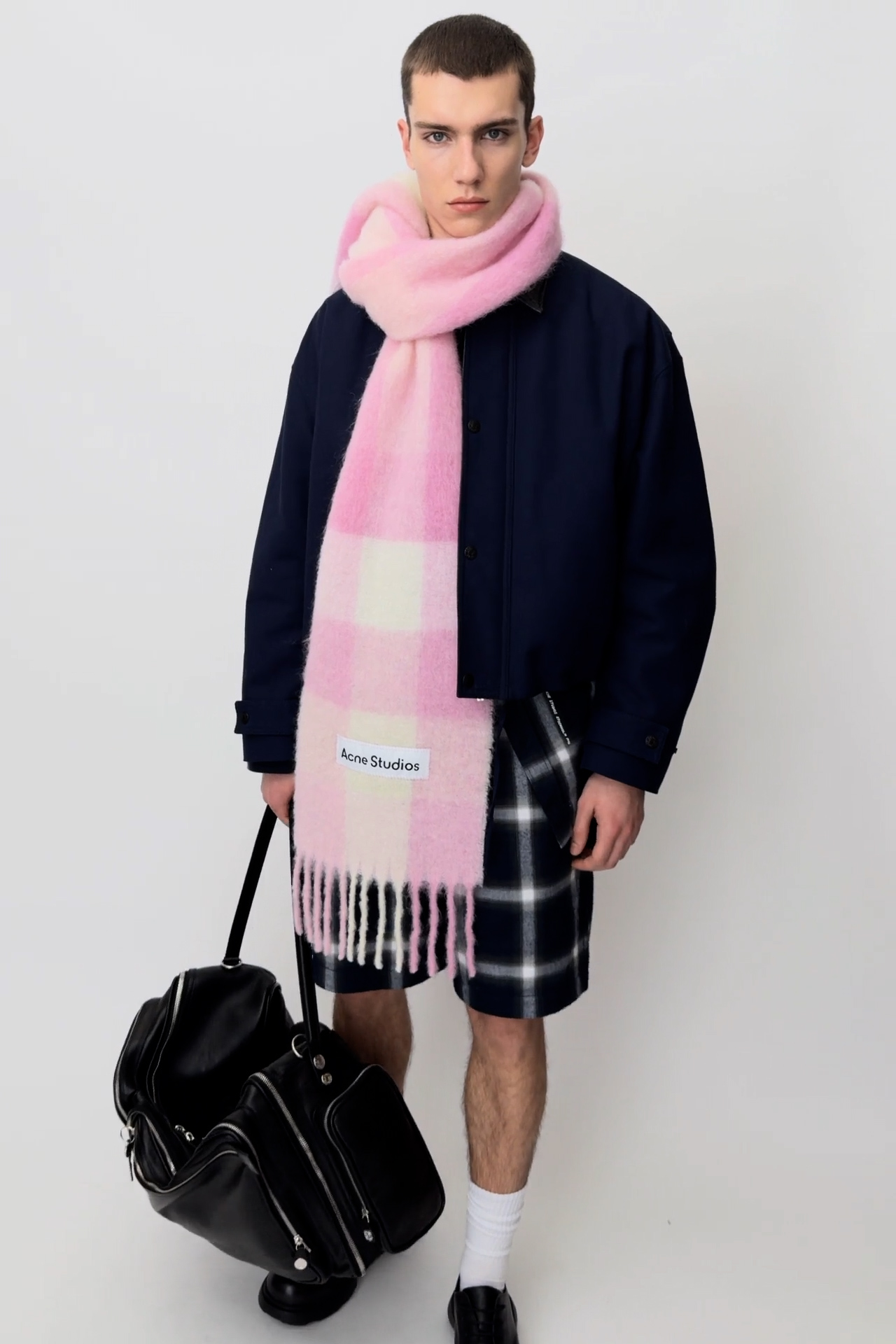 Acne Studios アルパカ モヘア混 チェック柄　マフラー　ピンク Acne Studios アルパカ モヘア混 チェック柄 マフラー ピンク